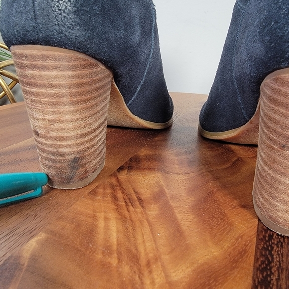 Crown Vintage Rita Suede Ankle Boots Stavked Heels Size 6.5 - Picture 8 of 16